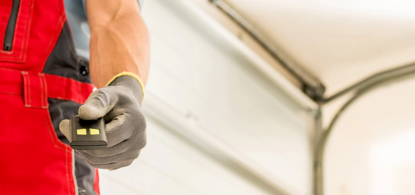 Residential Garage Door Security in Casa de Oro-Mount Helix, California