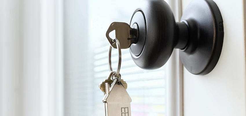 Bifold Door Knob Replacement in Casa de Oro-Mount Helix, California